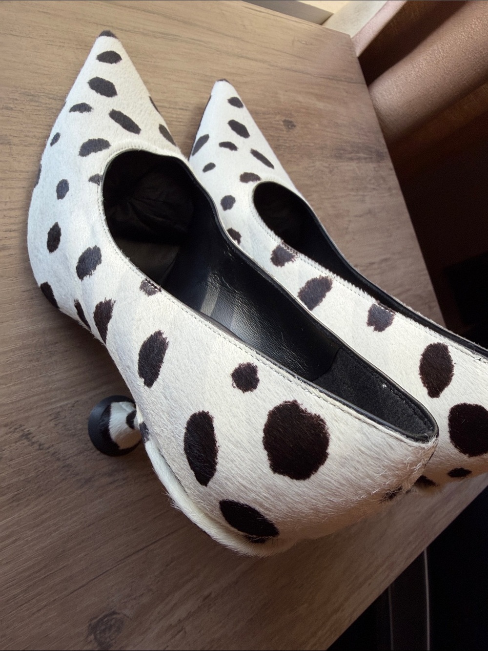 NWT Burberry Ava Cream & Black Dalmatian-Spot Pointed-Toe Pumps - Picture 3 of 12